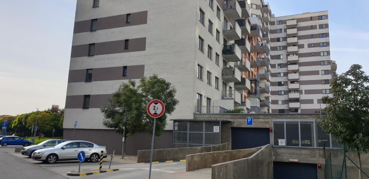 Apartman Bratislava City & Parking Exterior photo